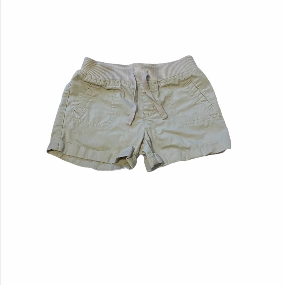 Tan cargo shorts ✨